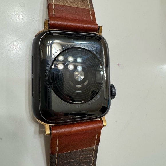 Apple Watch SE 40 MM - Picture 9 of 11